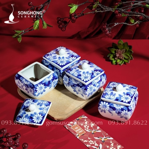 Bộ 4 Hũ Mứt Vuông Vẽ Tay M07 - Kèm Khay Gỗ