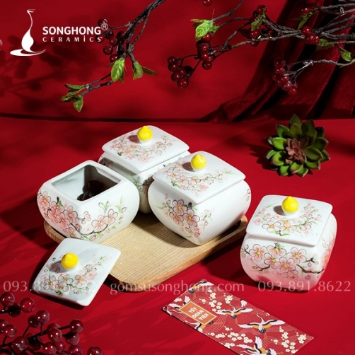 Bộ 4 Hũ Mứt Vuông Vẽ Tay M04 - Kèm Khay Gỗ