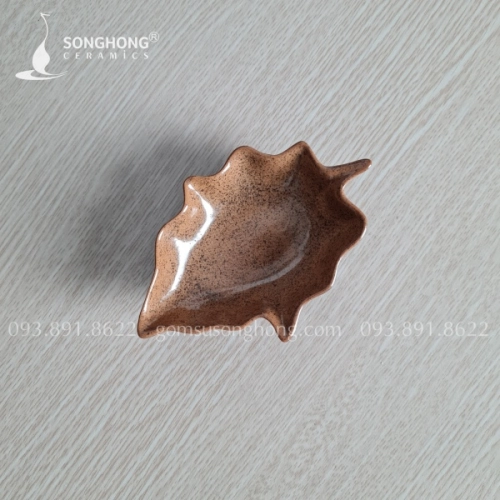 Sauce Dish / Chén Sốt Hình Lá Men Nâu Cát