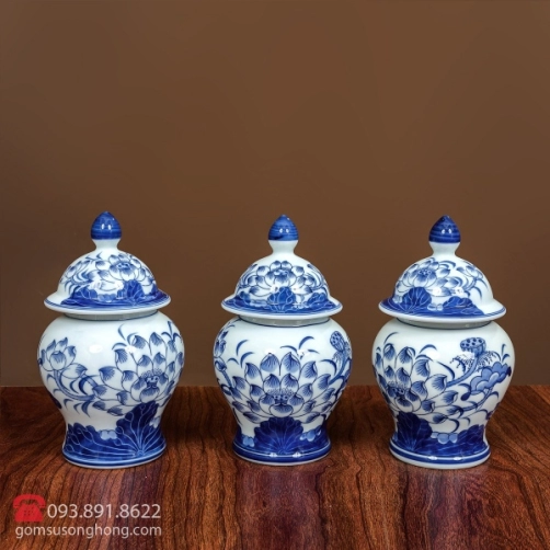 Chóe Thờ Vẽ Sen - Men Rong Cổ Truyền