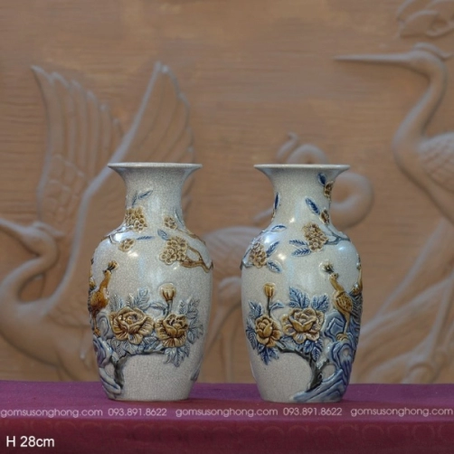 Lộc Bình H28cm Men Rạn Đắp Nổi Công Đào